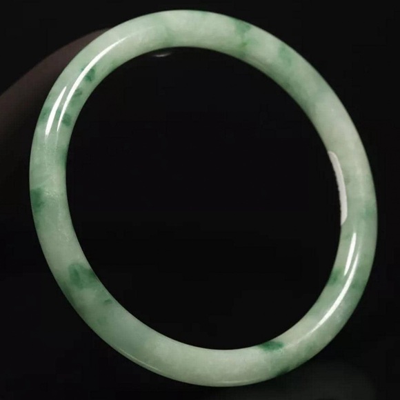 VINTAGE Medium jadeite Green:White Jade Bangle Size 59mm Round Princess Cut G123 - Picture 3 of 4